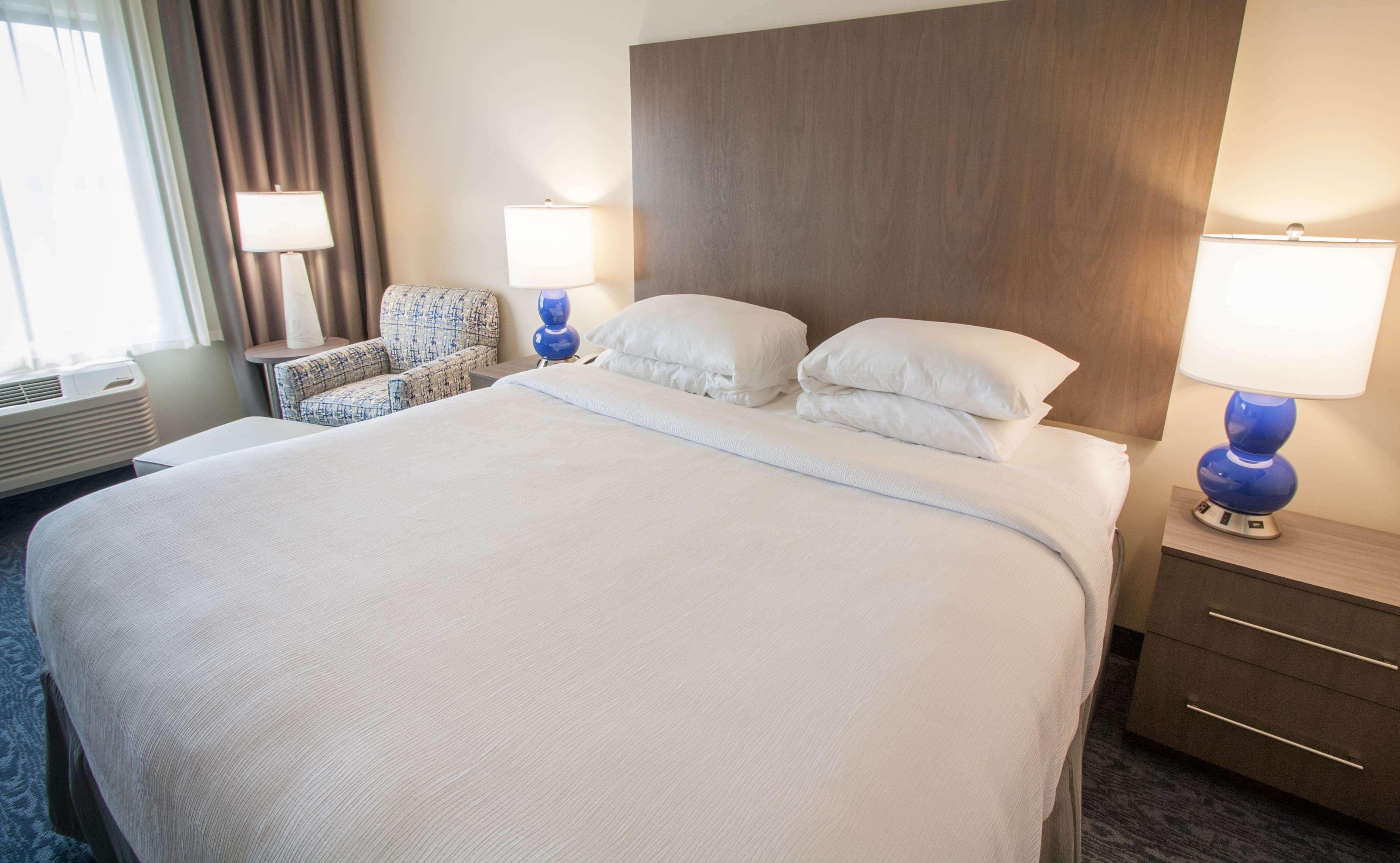 Hotel Renovo Des Moines Urbandale,Tapestry Collection Hilton Bagian luar foto