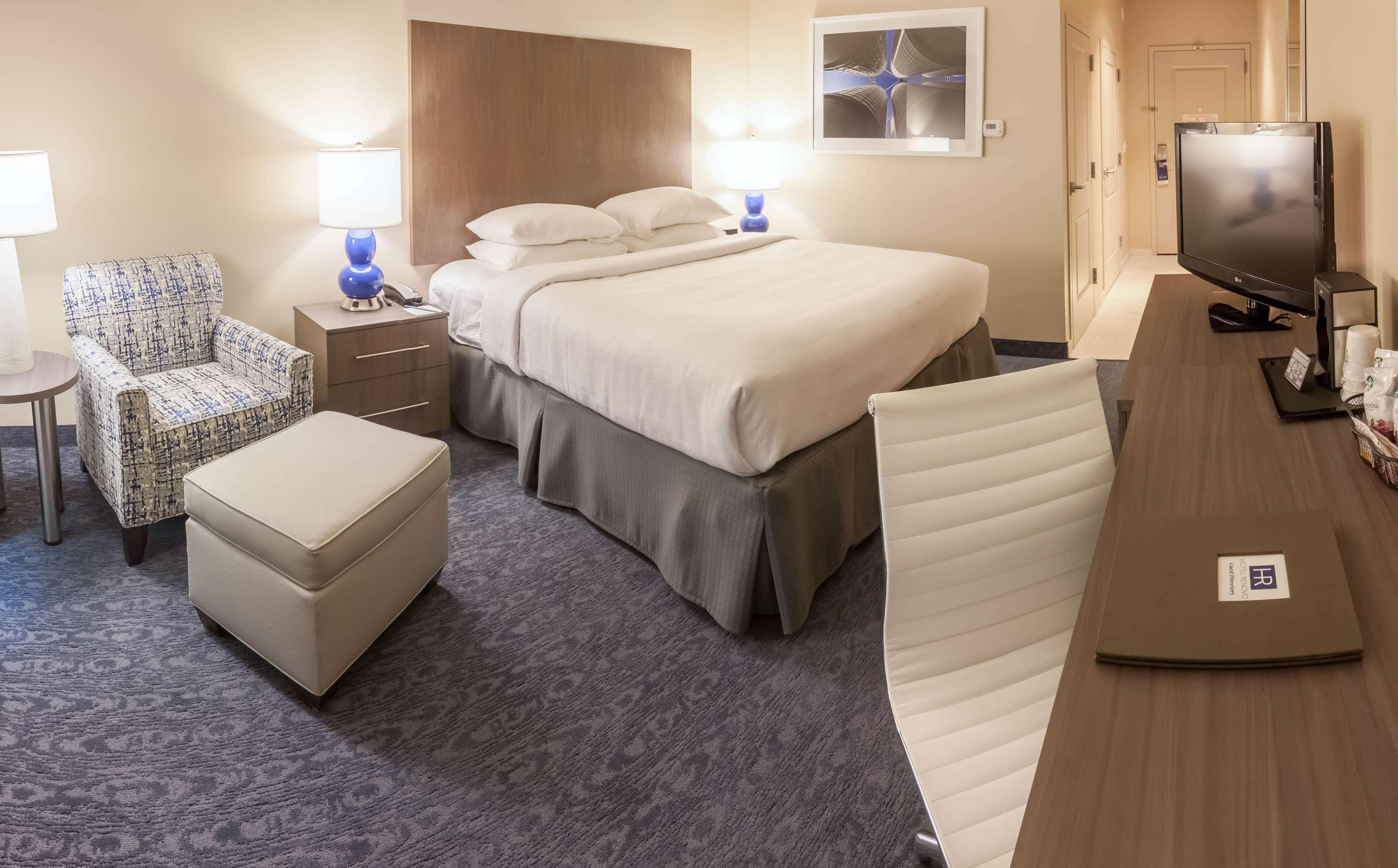 Hotel Renovo Des Moines Urbandale,Tapestry Collection Hilton Bagian luar foto
