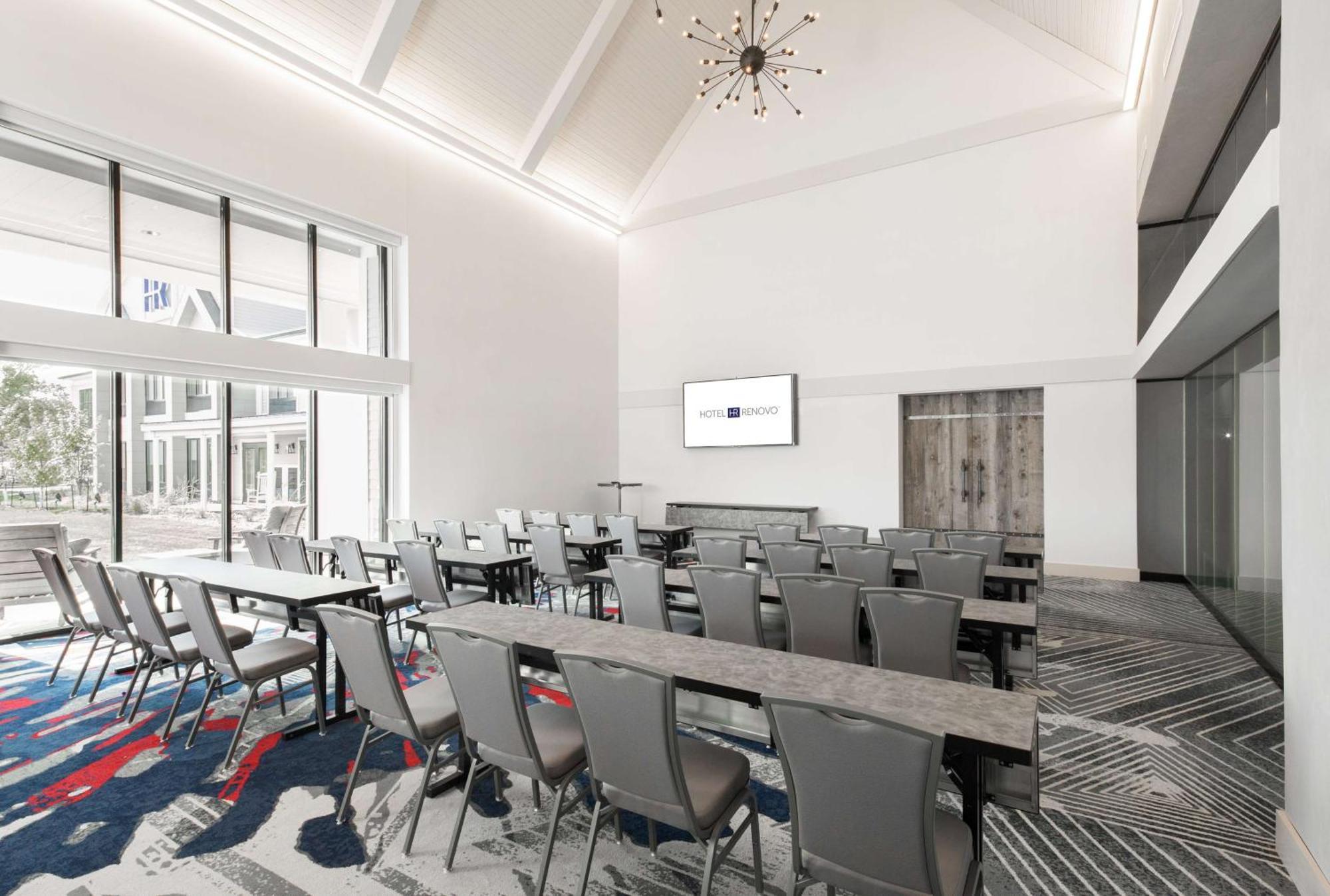 Hotel Renovo Des Moines Urbandale,Tapestry Collection Hilton Bagian luar foto
