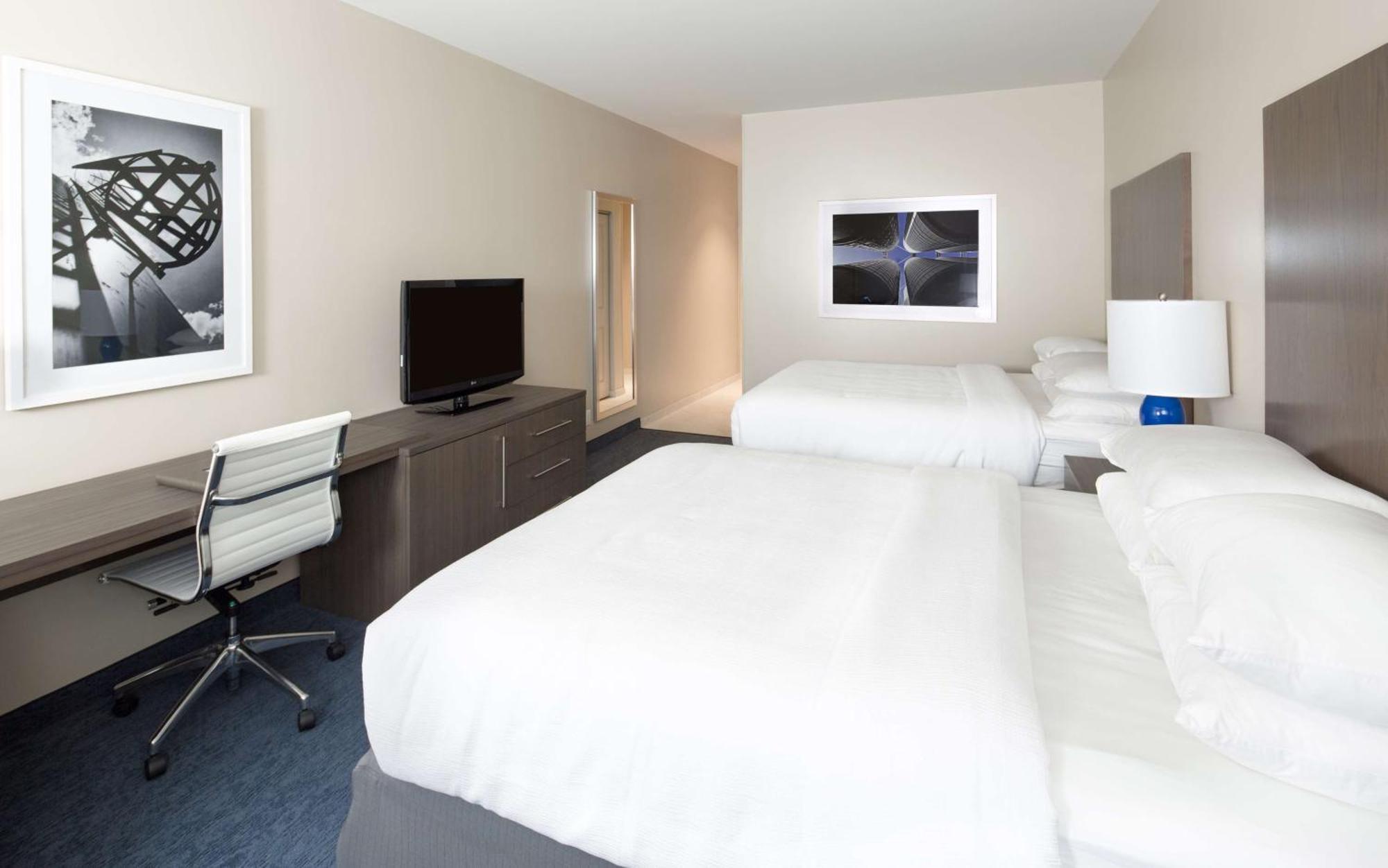 Hotel Renovo Des Moines Urbandale,Tapestry Collection Hilton Bagian luar foto